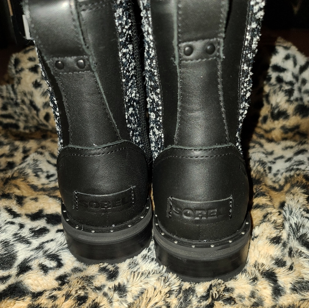 Sorel Boots - Picture 15 of 16